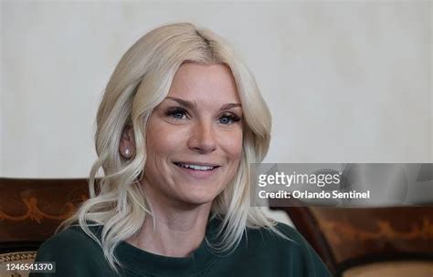 Victoria Triece speaks during a news conference, on。